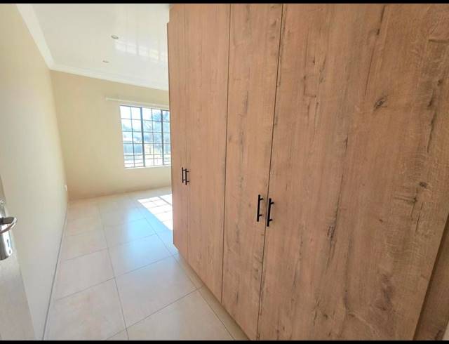 2 BEDROOM TOWNHOUSE FOR SALE IN MEYERTON CENTRAL